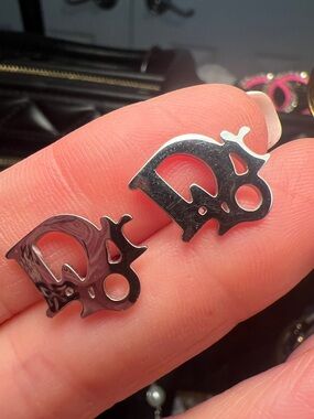 Silver minimalist D earrings